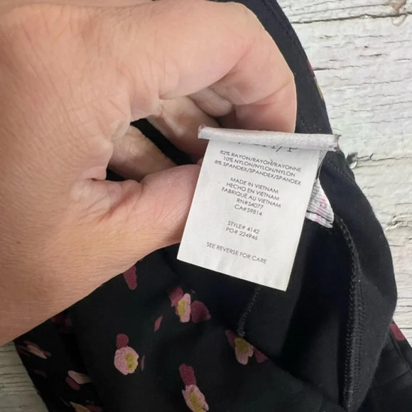 Cabi Printed Lean Legging #4142 Black Flower Burst size small - Picture 5 of 9